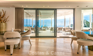 Apartamento contemporáneo de lujo con vistas al mar en venta en un complejo boutique cerca de Marbella centro 784608 