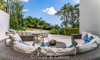 Apartamento contemporáneo de lujo con vistas al mar en venta en un complejo boutique cerca de Marbella centro 784609 