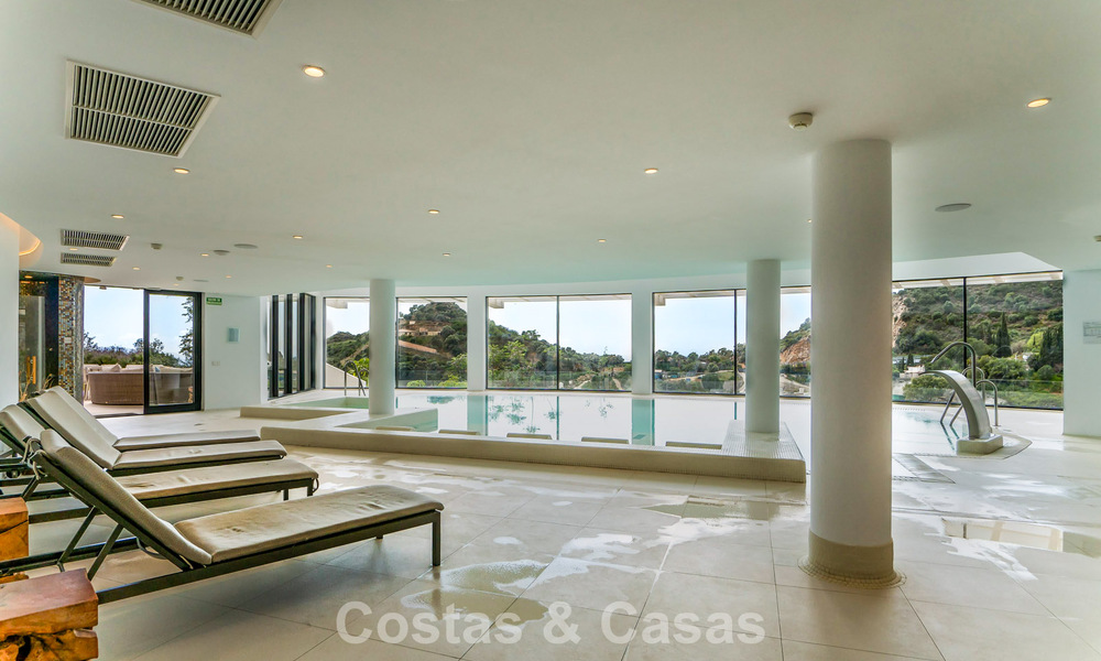 Apartamento contemporáneo de lujo con vistas al mar en venta en un complejo boutique cerca de Marbella centro 784614