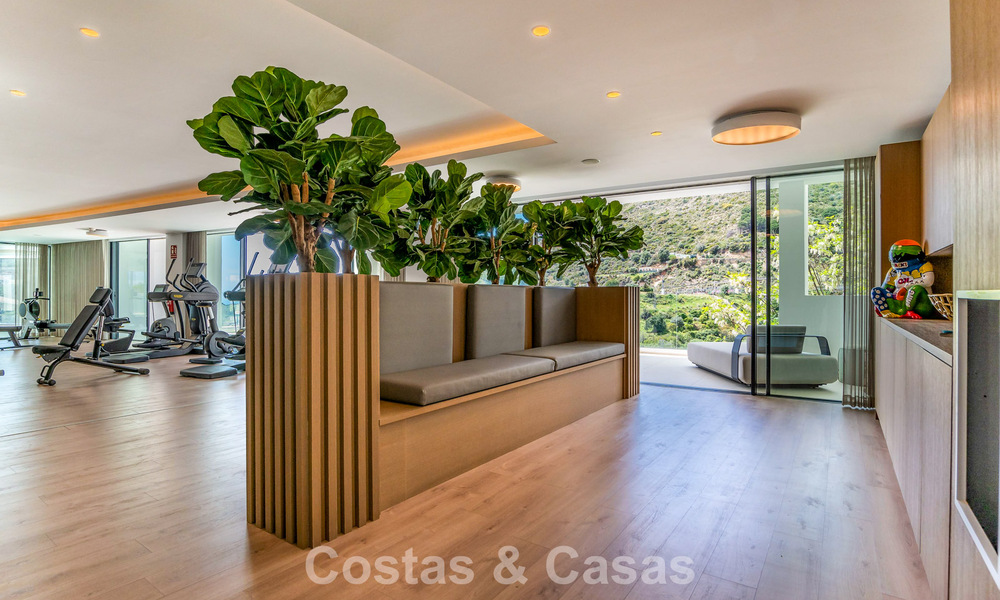 Apartamento contemporáneo de lujo con vistas al mar en venta en un complejo boutique cerca de Marbella centro 784616