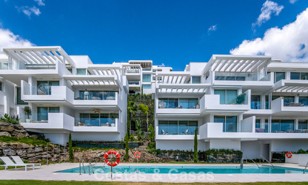 Apartamento contemporáneo de lujo con vistas al mar en venta en un complejo boutique cerca de Marbella centro 784619