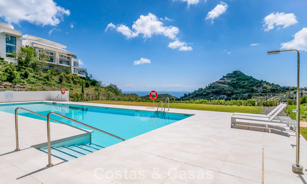 Apartamento contemporáneo de lujo con vistas al mar en venta en un complejo boutique cerca de Marbella centro 784620