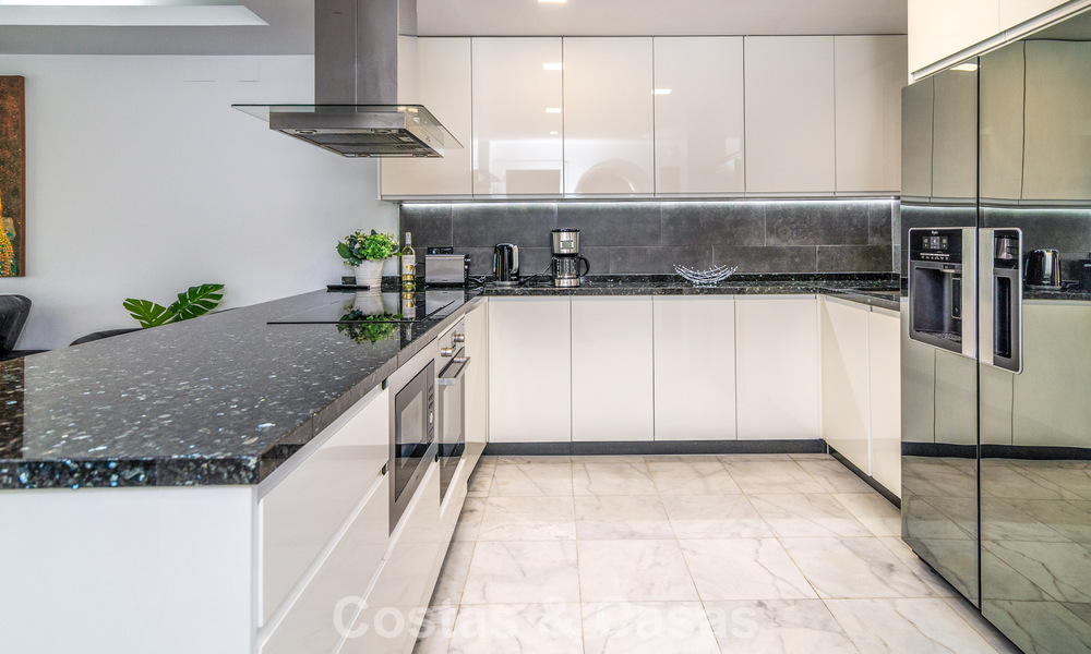 Apartamento de lujo en venta en el prestigioso resort Puente Romano, en la Milla de Oro de Marbella 784655