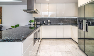 Apartamento de lujo en venta en el prestigioso resort Puente Romano, en la Milla de Oro de Marbella 784655 