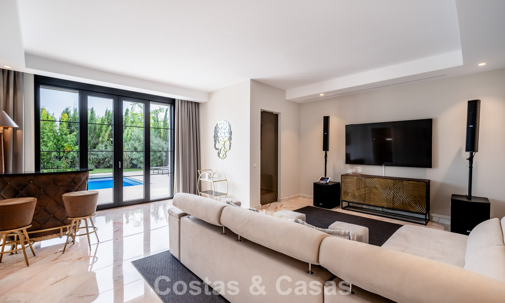Impresionante villa con arquitectura auténtica y vistas al mar en venta en Sierra Blanca, en la Milla de Oro de Marbella 784626