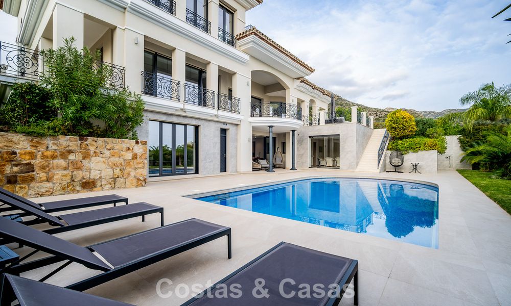 Impresionante villa con arquitectura auténtica y vistas al mar en venta en Sierra Blanca, en la Milla de Oro de Marbella 784629