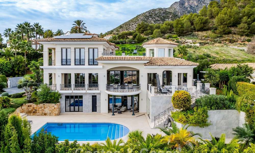 Impresionante villa con arquitectura auténtica y vistas al mar en venta en Sierra Blanca, en la Milla de Oro de Marbella 784633