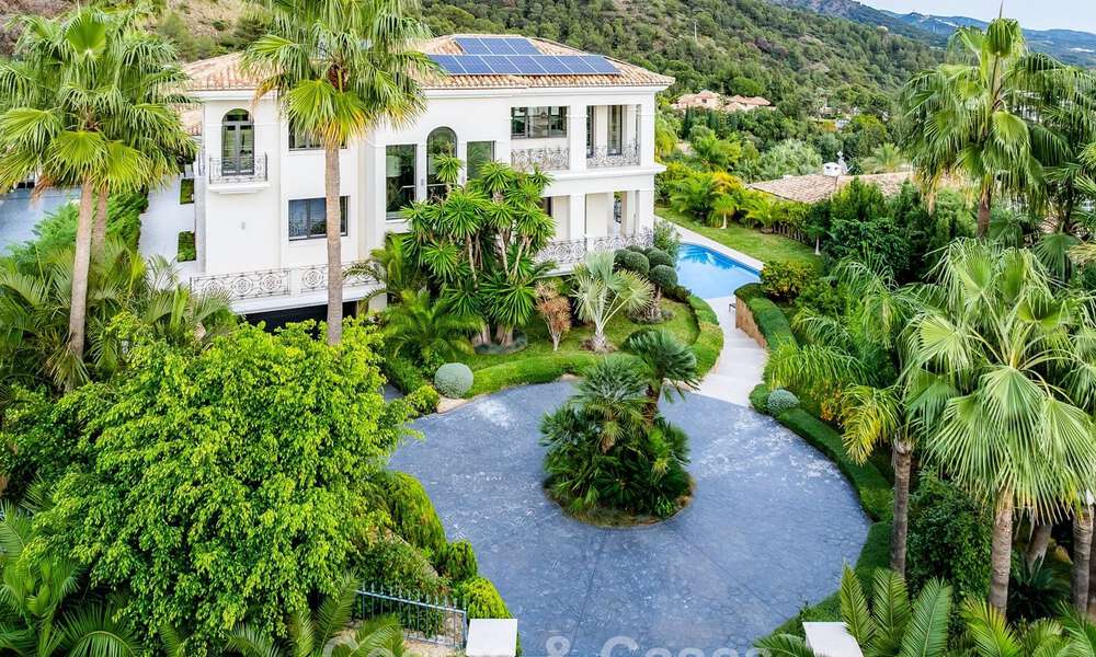 Impresionante villa con arquitectura auténtica y vistas al mar en venta en Sierra Blanca, en la Milla de Oro de Marbella 784634