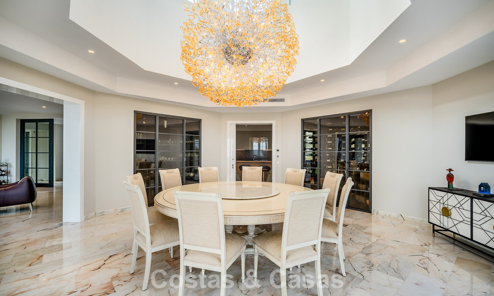 Impresionante villa con arquitectura auténtica y vistas al mar en venta en Sierra Blanca, en la Milla de Oro de Marbella 784638