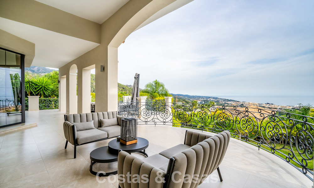 Impresionante villa con arquitectura auténtica y vistas al mar en venta en Sierra Blanca, en la Milla de Oro de Marbella 784640