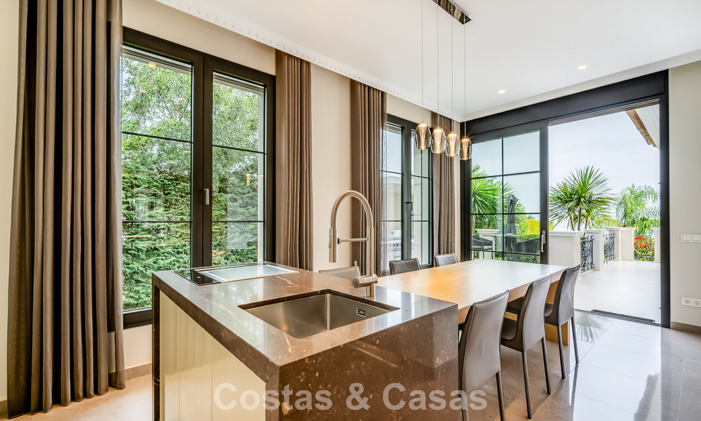 Impresionante villa con arquitectura auténtica y vistas al mar en venta en Sierra Blanca, en la Milla de Oro de Marbella 784644