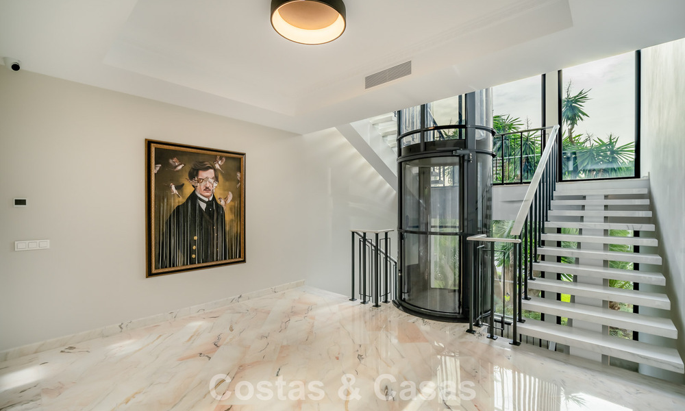 Impresionante villa con arquitectura auténtica y vistas al mar en venta en Sierra Blanca, en la Milla de Oro de Marbella 784648