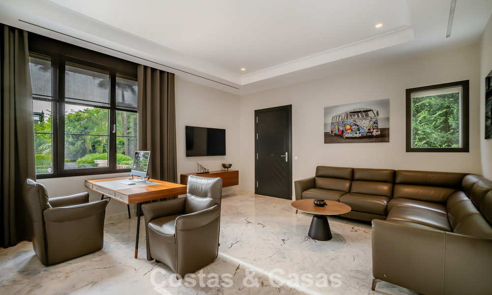 Impresionante villa con arquitectura auténtica y vistas al mar en venta en Sierra Blanca, en la Milla de Oro de Marbella 784649