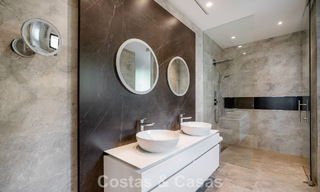 Impresionante villa con arquitectura auténtica y vistas al mar en venta en Sierra Blanca, en la Milla de Oro de Marbella 784653 