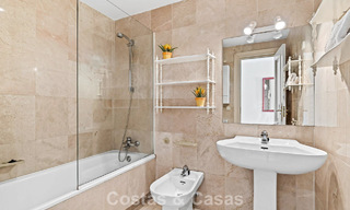 Luminoso apartamento de 3 dormitorios en venta en La Quinta Golf Resort, Benahavís - Marbella 784721 