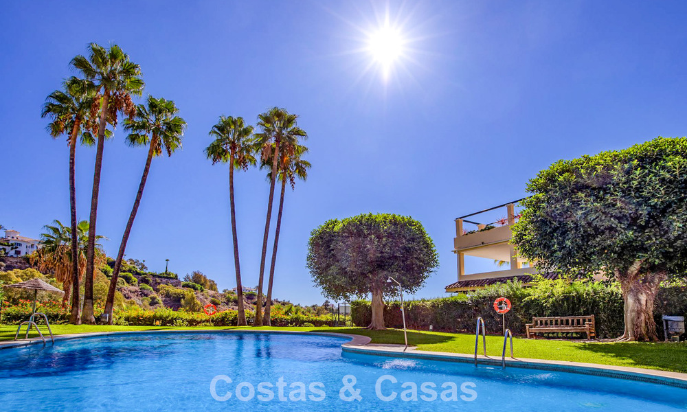 Luminoso apartamento de 3 dormitorios en venta en La Quinta Golf Resort, Benahavís - Marbella 784722