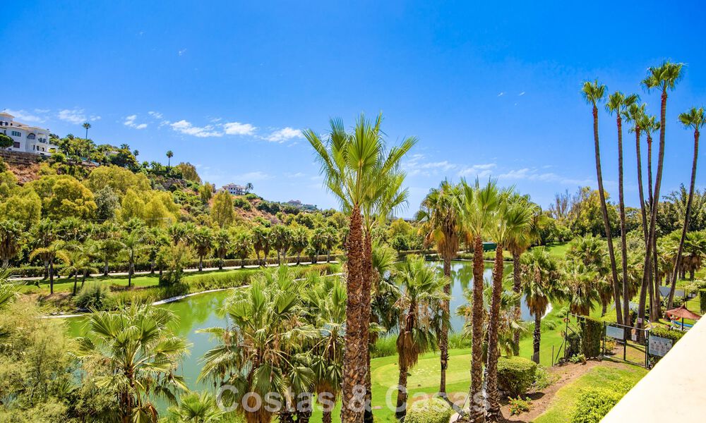 Luminoso apartamento de 3 dormitorios en venta en La Quinta Golf Resort, Benahavís - Marbella 784741