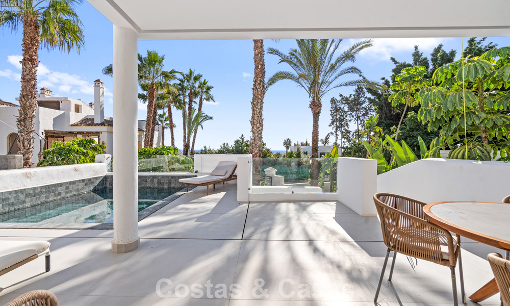 Lujosas casas reformadas en venta a un paso de la casa club de golf, Nueva Milla de Oro, entre Marbella y Estepona 784747