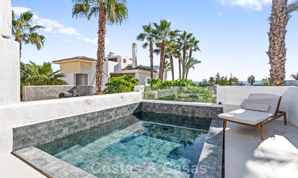 Lujosas casas reformadas en venta a un paso de la casa club de golf, Nueva Milla de Oro, entre Marbella y Estepona 784748