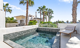 Lujosas casas reformadas en venta a un paso de la casa club de golf, Nueva Milla de Oro, entre Marbella y Estepona 784748 