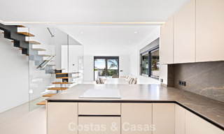 Lujosas casas reformadas en venta a un paso de la casa club de golf, Nueva Milla de Oro, entre Marbella y Estepona 784771 