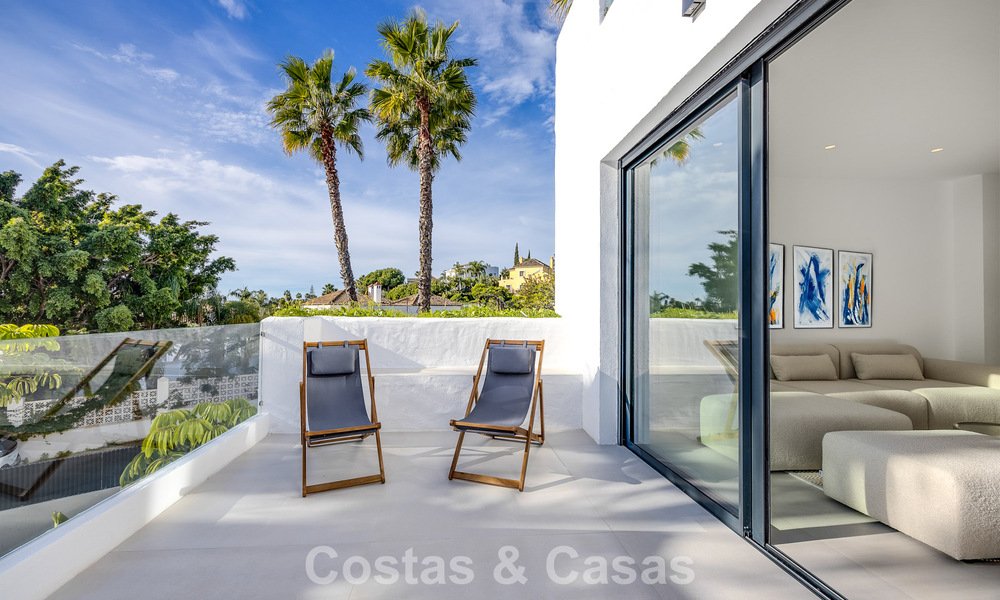 Lujosas casas reformadas en venta a un paso de la casa club de golf, Nueva Milla de Oro, entre Marbella y Estepona 784772