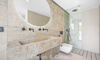 Lujosas casas reformadas en venta a un paso de la casa club de golf, Nueva Milla de Oro, entre Marbella y Estepona 784776 