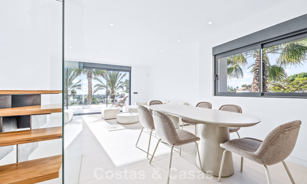 Lujosas casas reformadas en venta a un paso de la casa club de golf, Nueva Milla de Oro, entre Marbella y Estepona 784778
