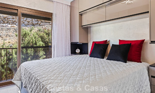 Apartamento de lujo modernizado con vistas panorámicas al mar en venta en un resort de golf en Marbella - Benahavís 784837 