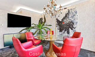 Apartamento de lujo modernizado con vistas panorámicas al mar en venta en un resort de golf en Marbella - Benahavís 784849 
