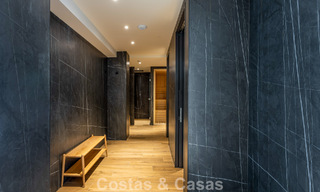 Apartamento dúplex con encanto de villa en venta en un complejo de lujo en La Quinta, Marbella - Benahavis 784859 