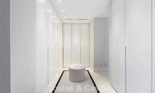 Apartamento dúplex con encanto de villa en venta en un complejo de lujo en La Quinta, Marbella - Benahavis 784867 