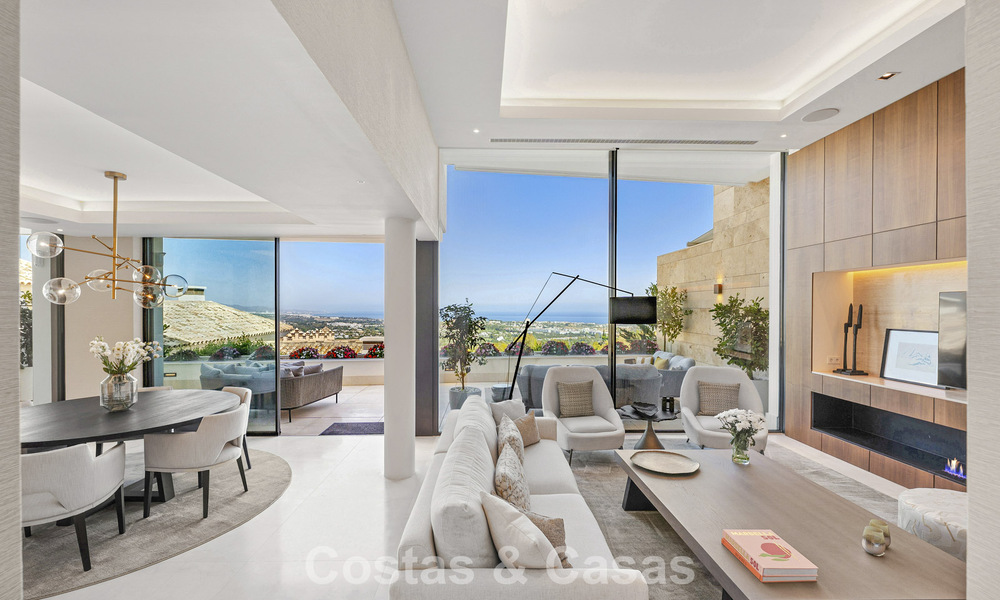 Apartamento dúplex con encanto de villa en venta en un complejo de lujo en La Quinta, Marbella - Benahavis 784873