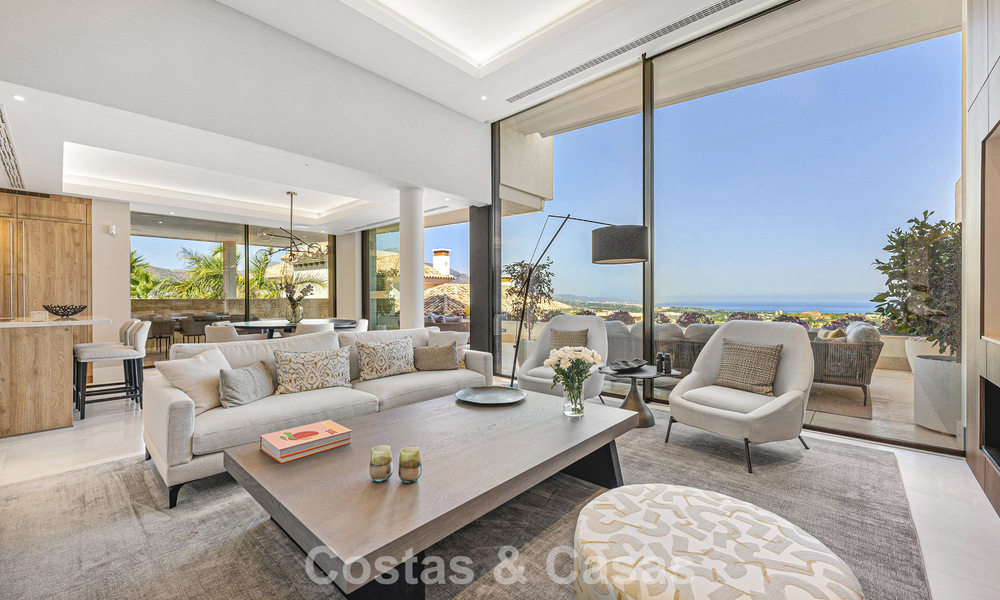 Apartamento dúplex con encanto de villa en venta en un complejo de lujo en La Quinta, Marbella - Benahavis 784876