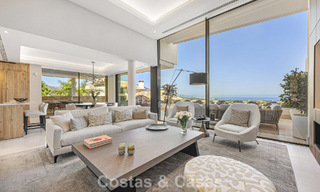 Apartamento dúplex con encanto de villa en venta en un complejo de lujo en La Quinta, Marbella - Benahavis 784876 