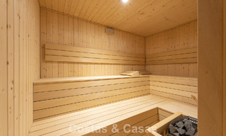 Apartamento dúplex con encanto de villa en venta en un complejo de lujo en La Quinta, Marbella - Benahavis 784884 