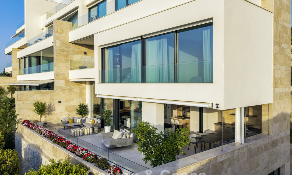 Apartamento dúplex con encanto de villa en venta en un complejo de lujo en La Quinta, Marbella - Benahavis 784892