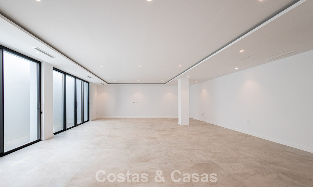 Villa modernista de lujo de una sola planta en venta en Nueva Andalucía, Marbella 799815