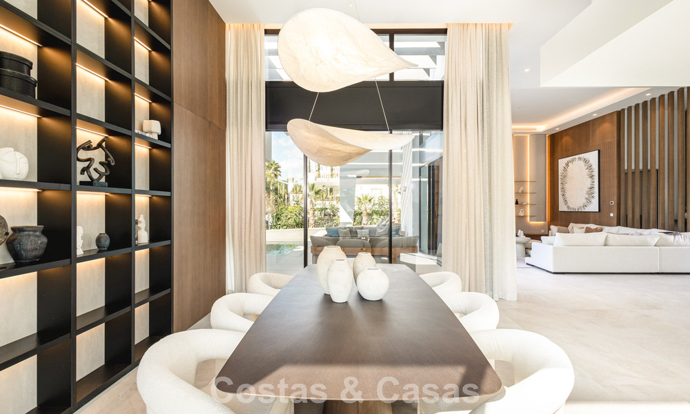Villa modernista de lujo de una sola planta en venta en Nueva Andalucía, Marbella 799824