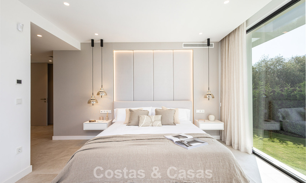 Villa modernista de lujo de una sola planta en venta en Nueva Andalucía, Marbella 799827