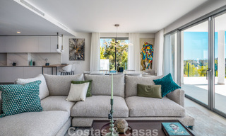 Villa adosada con vistas al golf, la montaña y el mar en venta cerca de todos los servicios en Guadalmina y San Pedro, Marbella 784898 