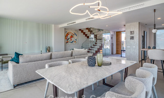 Villa adosada con vistas al golf, la montaña y el mar en venta cerca de todos los servicios en Guadalmina y San Pedro, Marbella 784899 