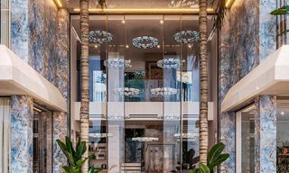 Exclusivas villas de diseño con interiores Versace Home en venta en Nueva Andalucía, Marbella 784962 