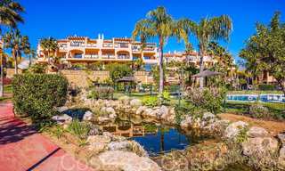 Listo para entrar a vivir, ático de lujo con vistas panorámicas al golf, mar y montaña en venta en Benahavis - Marbella 784809 