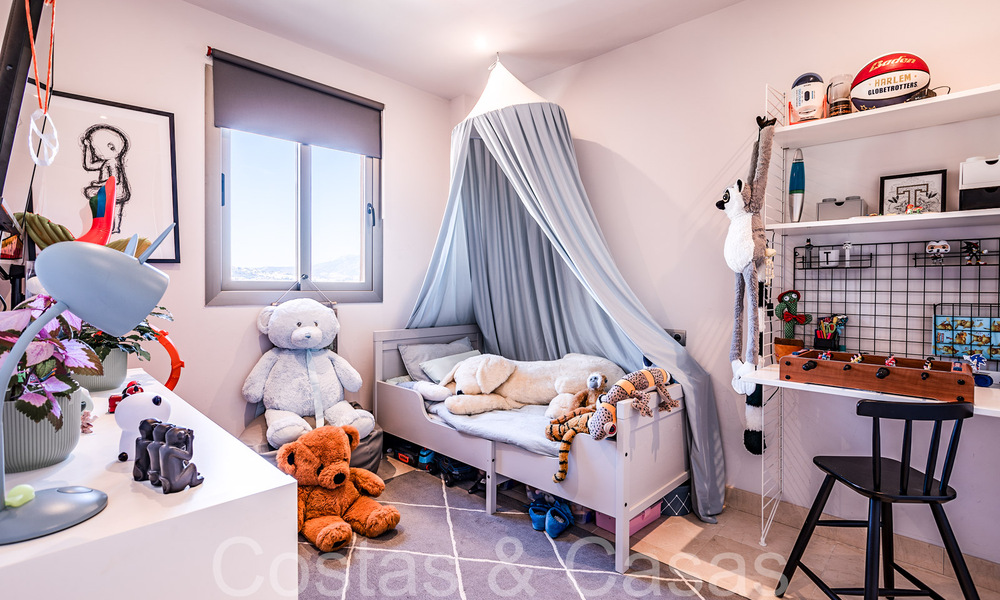 Listo para entrar a vivir, ático de lujo con vistas panorámicas al golf, mar y montaña en venta en Benahavis - Marbella 784813