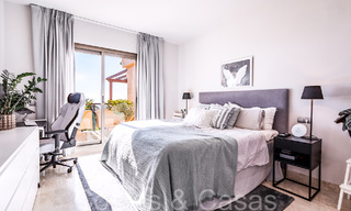 Listo para entrar a vivir, ático de lujo con vistas panorámicas al golf, mar y montaña en venta en Benahavis - Marbella 784816 