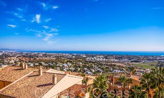 Listo para entrar a vivir, ático de lujo con vistas panorámicas al golf, mar y montaña en venta en Benahavis - Marbella 784821 