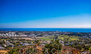 Listo para entrar a vivir, ático de lujo con vistas panorámicas al golf, mar y montaña en venta en Benahavis - Marbella 784822 
