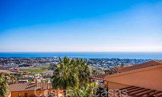 Listo para entrar a vivir, ático de lujo con vistas panorámicas al golf, mar y montaña en venta en Benahavis - Marbella 784827 