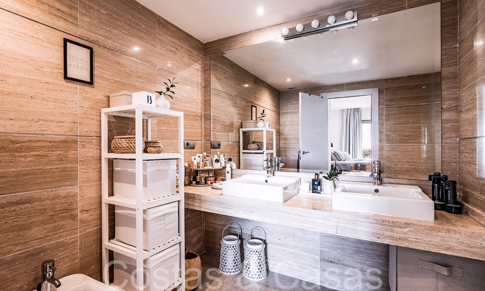 Listo para entrar a vivir, ático de lujo con vistas panorámicas al golf, mar y montaña en venta en Benahavis - Marbella 784831